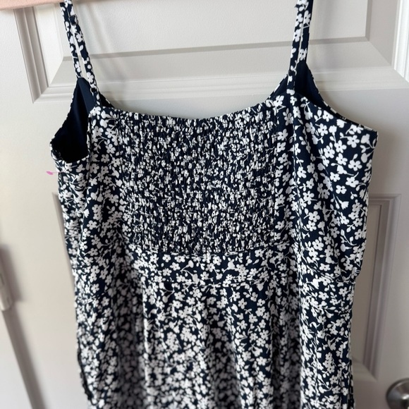 J.Crew Tie-front wide-leg jumpsuit in floral print black and white size 8 - Picture 7 of 10